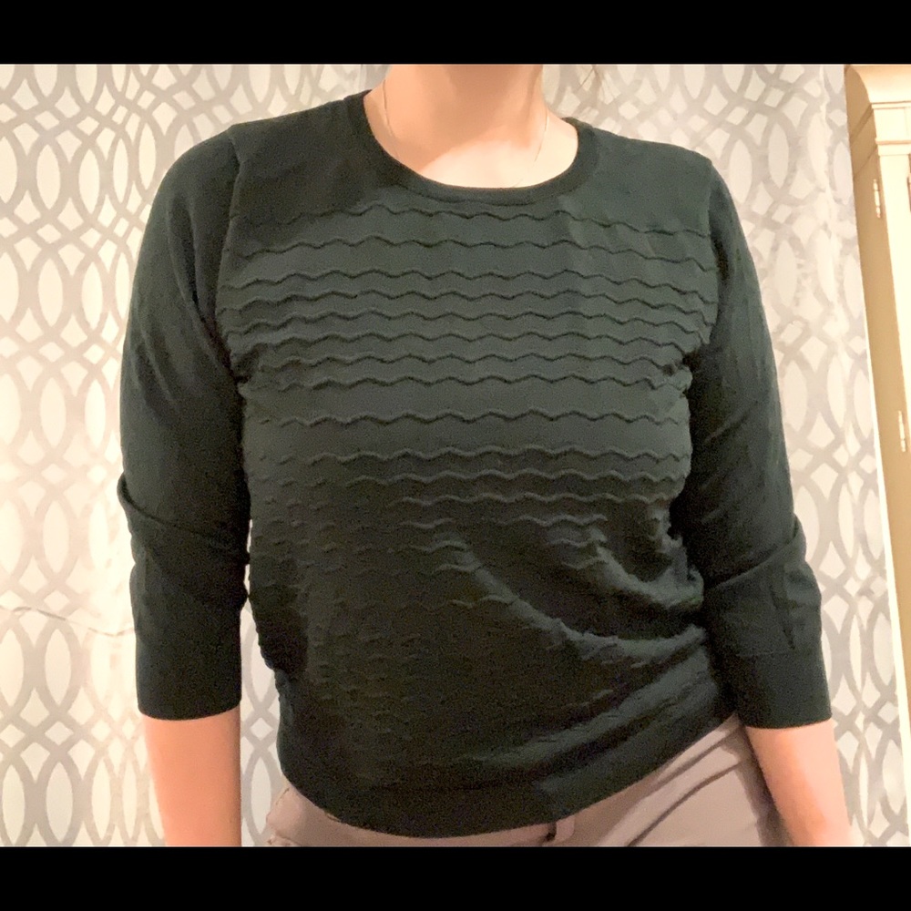 Dark green light sweater